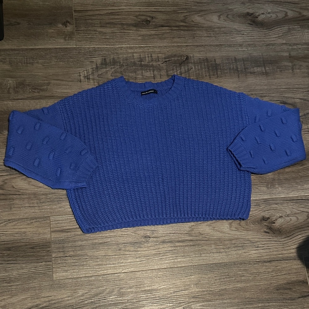 Moon & Madison sweater